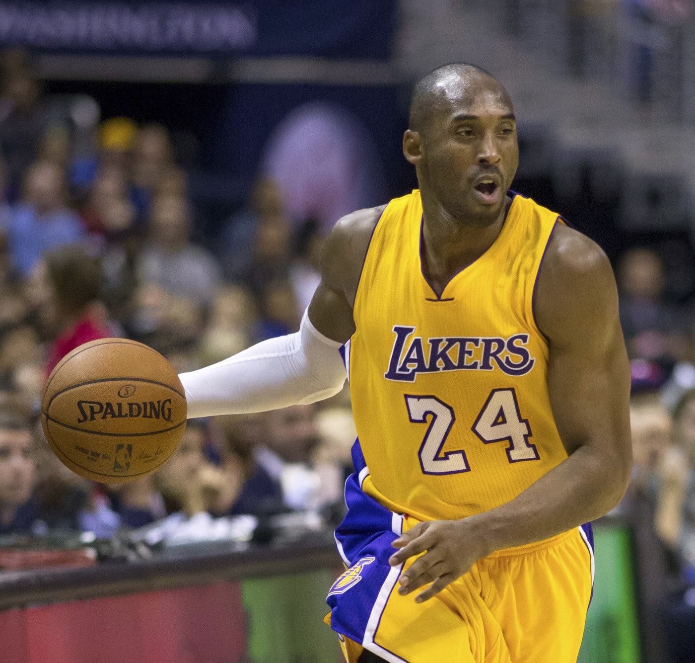 Kobe Bryant on court for the Los Angeles Lakers in December 2014