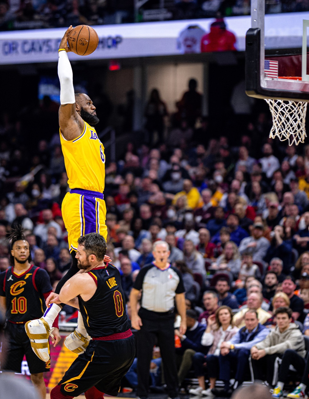 LeBron James on court for the Los Angeles Lakers, 2022